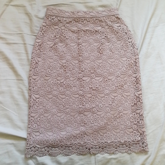 NWOT lace pencil skirt Uniqlo - Picture 2 of 6